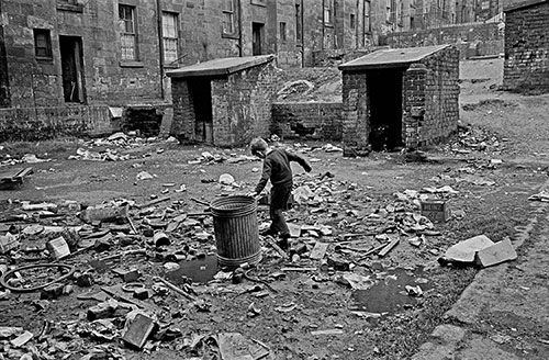 Tenement courtyard , Maryhill, Glasgow 1 (1971)