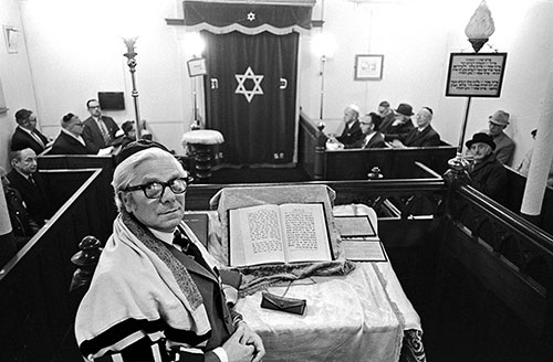 Service in Synagogue Wolverhampton  (1976)