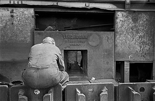 Steelworker at the crushing plant, British Steel Bilston  (1977)