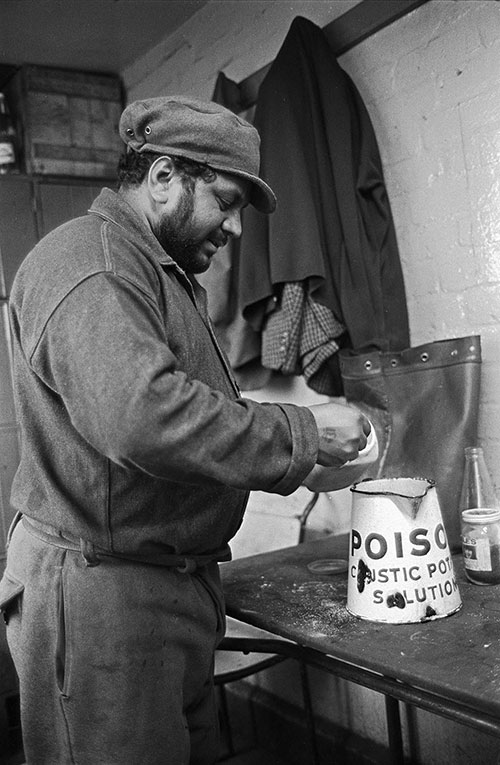 Tea making blast furnace, British Steel, Bilston  (1976)