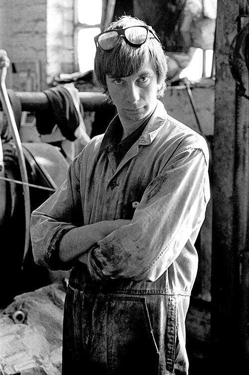 Young lathe operator, Lee Howl pump factory Tipton  (1978)