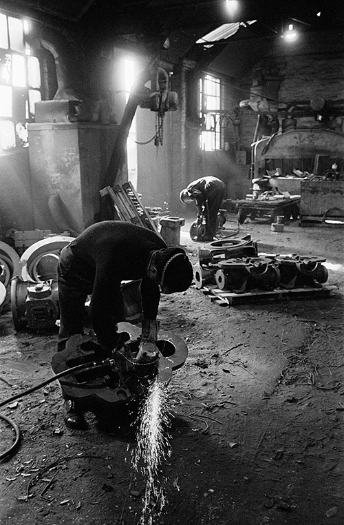 Cleaning a cast pump, Lee Howl Tipton  (1978)