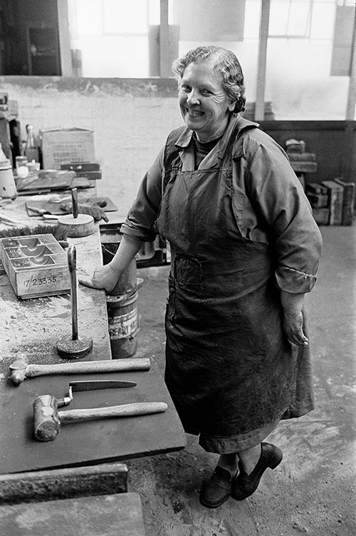 Mould maker, Lee Howl pump factory Tipton  (1978)