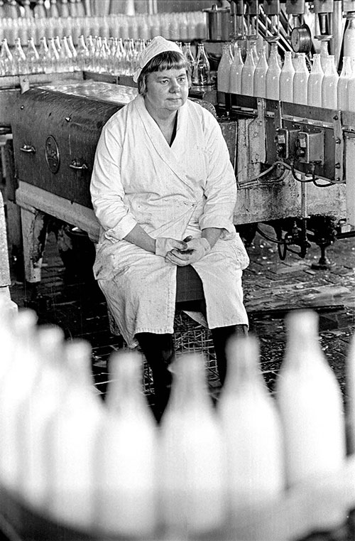 Watching for damaged bottles, dairy Wolverhampton  (1977)