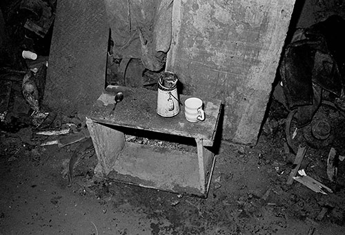 Enamel tea jug spoon and mug, Lee Howl pump factory Tipton  (1978)