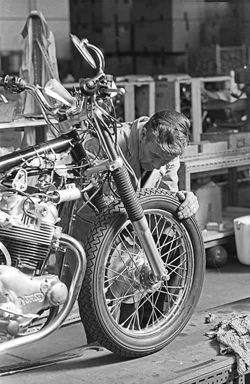 Completing an unfinished motorcycle, Norton's Wolverhampton  (1976)