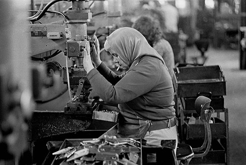 Operating a welding machine , smoking, Josiah Parkes lock factory Willenhall  (1976)
