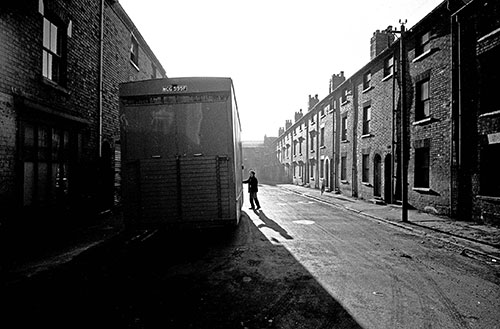 Moving out from a Birmingham slum  (1968)