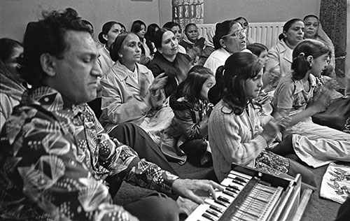 Worship at a Hindhu home temple  (1976)