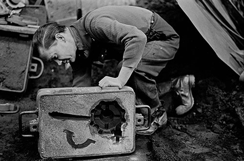 Checking the mould box, Lee Howl pump factory, Tipton  (1978)