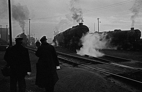 Going on shift at dusk, Oxley engine sheds, Wolverhampton  (1967)