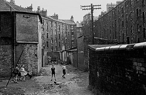 Tenement courtyard , Maryhill, Glasgow 1 (1971)